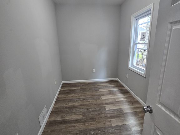 3rd image of 323 S 7th St #G1