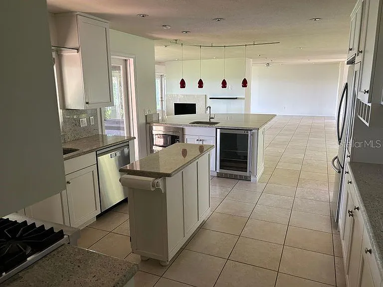 2844 Midsummer Dr — Photo 5