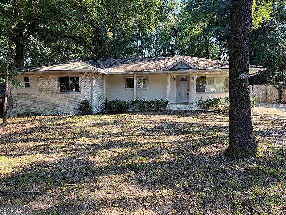 2nd image of 2192 Dering Cir
