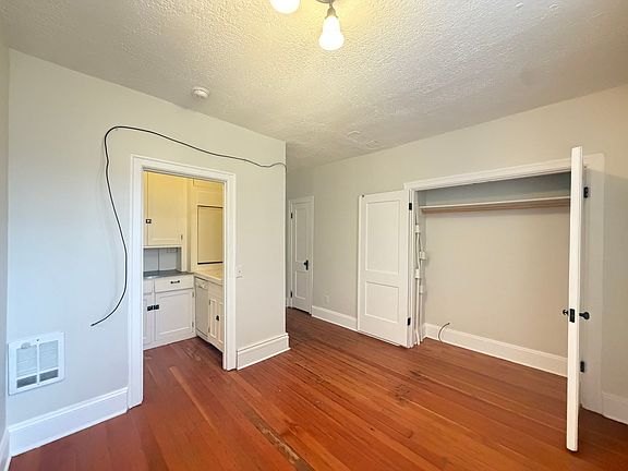3rd image of 20 NW 16th Ave APT 1