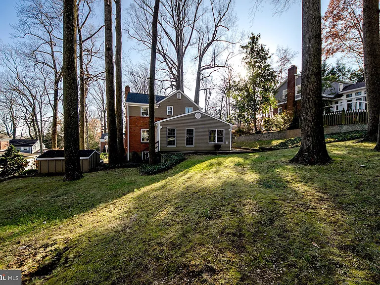 1308 Tracy Pl — Photo 5
