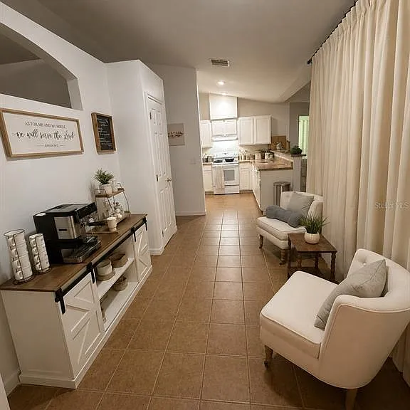 2113 N Normandy Blvd — Photo 11