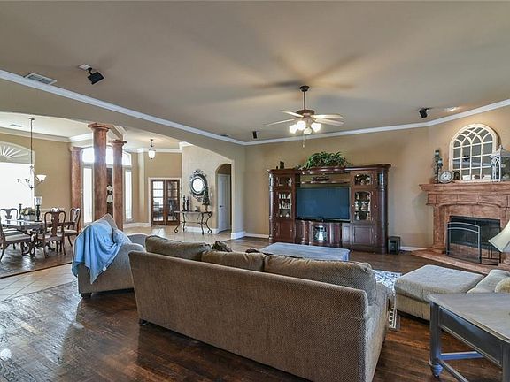 4th image of 124 Silver Rose Blvd