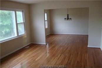 3rd image of 2 Skywood Ct