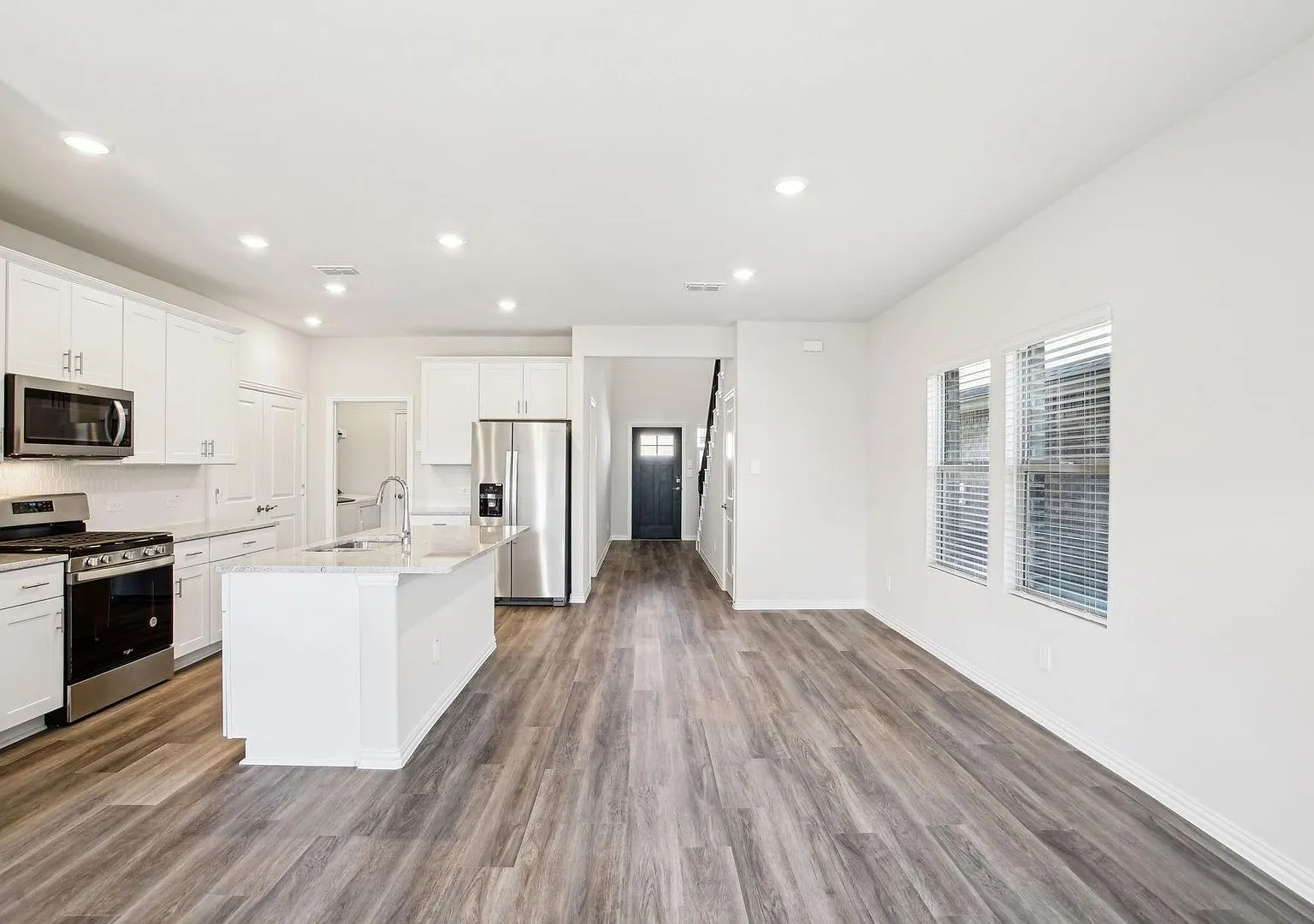 Spacious 4-Bedroom McKinney Home with Community Pool & Park — Photo 4