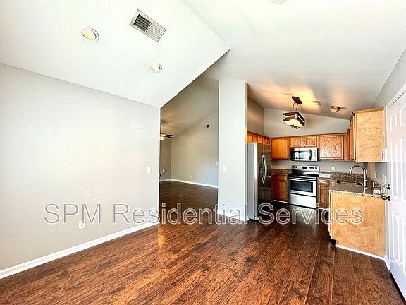 5th image of 811 Waddell St