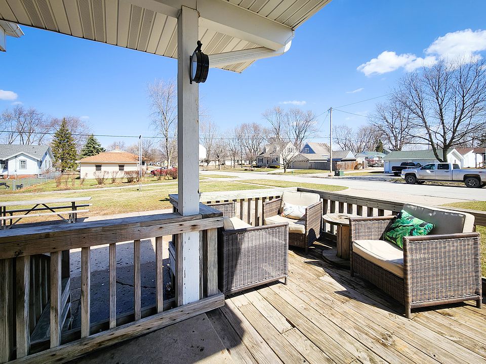 327 S Cedar St, Boone, IA 50036 Zillow