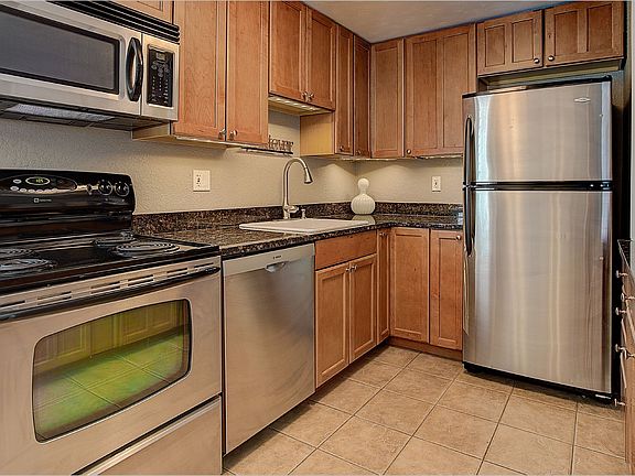 3rd image of 1151 N Marion St APT 202