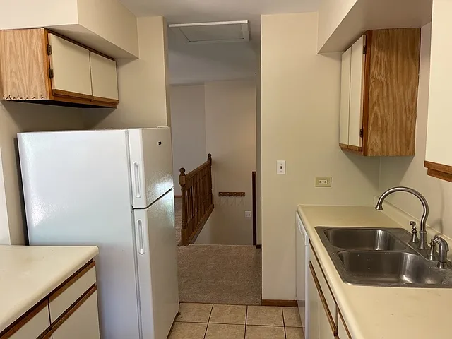 352 College St — Photo 11