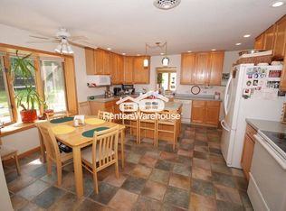 2310 N Lake Dr, Oconomowoc, WI 53066