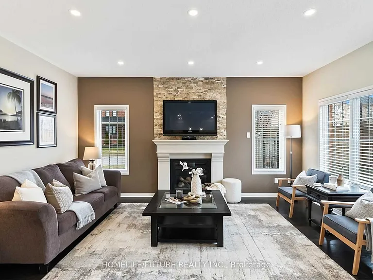1381 Clearbrook Dr — Photo 14