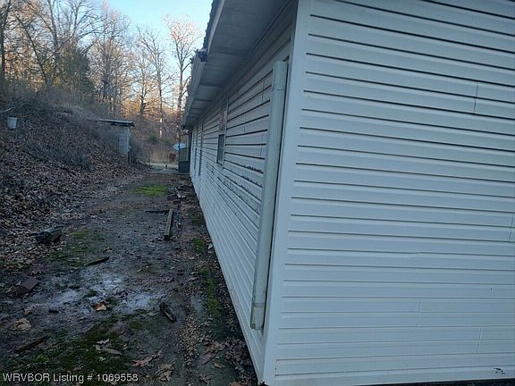 5th image of 12527 Winchester Dr
