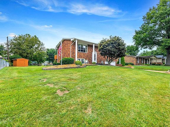 5th image of 203 Stolze Dr