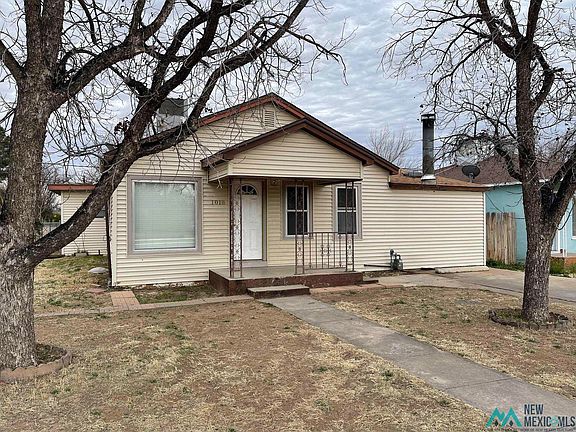 2nd image of 1018 N Mesa St
