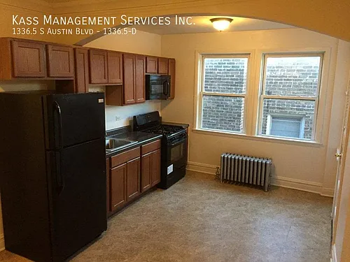 1336.5 S Austin Blvd #D Photo 1