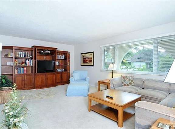 5th image of 237 Siesta Ave