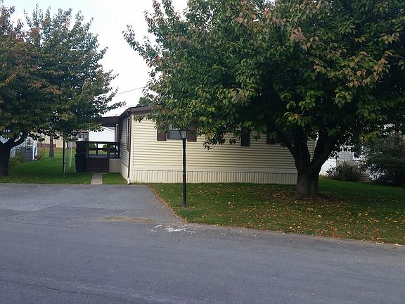 Exterior porch and driveway