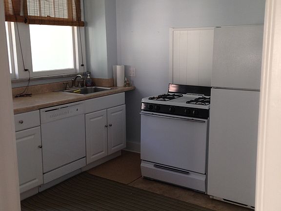 Kitchen with dishwasher
