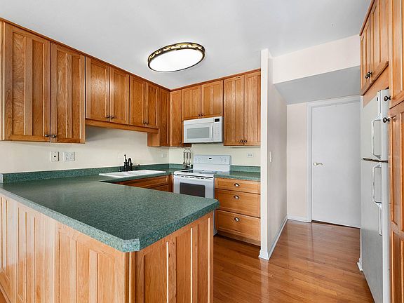 5th image of 5539 E Lake Dr APT E