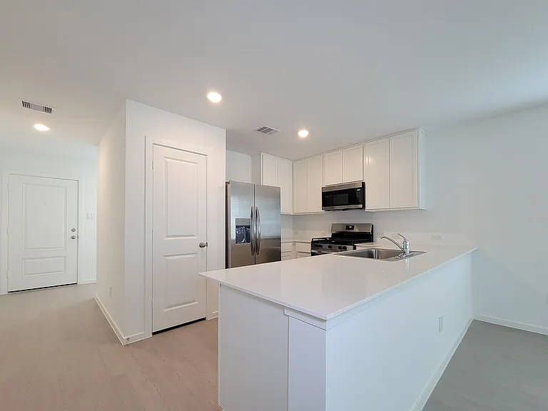 25588 Rose Creek Dr — Photo 13