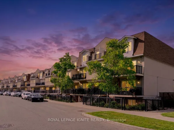 3035 Finch Ave W Unit 1004, Toronto, ON M9M 0A3
