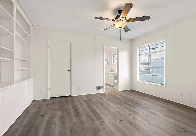 590 N Cambridge St — Photo 22