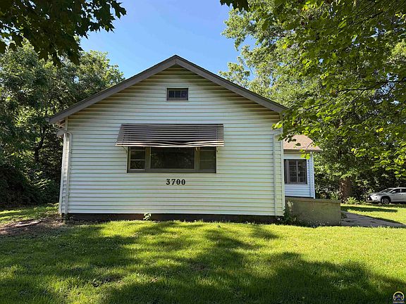 3rd image of 3700 SW 10th Ave