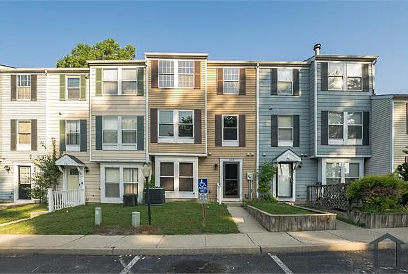 3 bed, 1600 sqft, $2,410 — Photo 1
