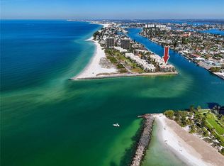 7435 Bayshore Dr APT 306, Treasure Island, FL 33706