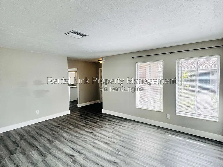 4107 SE 18th Pl #B — Photo 7