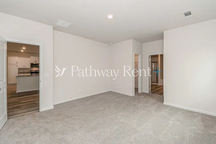603 Mackenzie Cv — Photo 13
