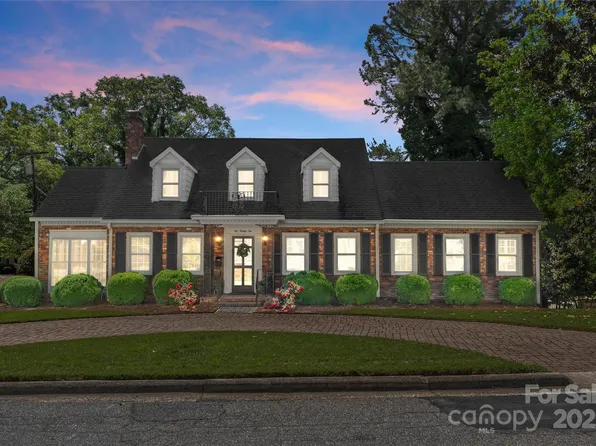 222 E Carter St, Lincolnton, NC 28092