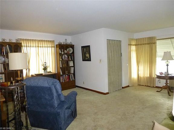 5th image of 10252 Greenheath Dr