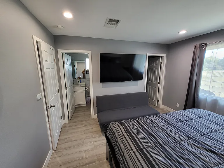 9680 Pacific Ave — Photo 12