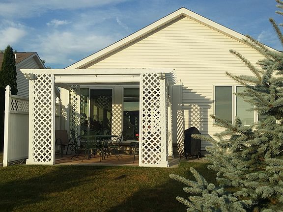Backyard / Covered patio