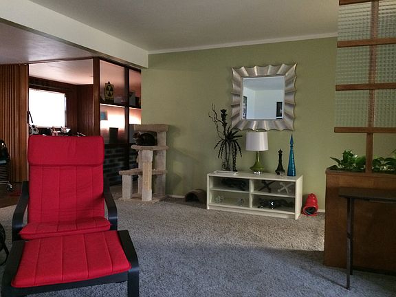 LR looking toward office