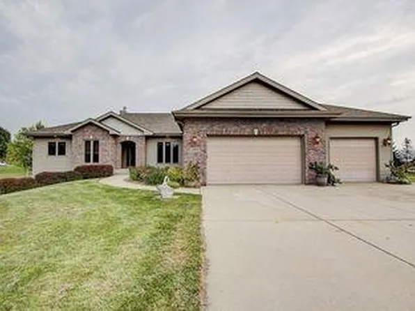 4667 Pierceville Rd, Cottage Grove, WI 53527