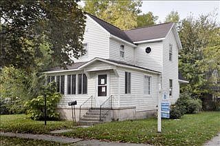 1st image of 627 Dwight Ave