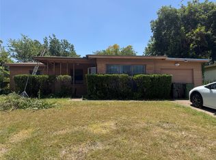 2204 Cloverdale St, Arlington, TX 76010