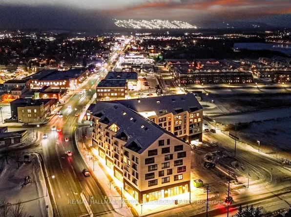 31 Huron St #421, Collingwood, ON L9Y 1C4