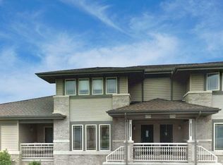 1529 Smithfield Dr, Sun Prairie, WI 53590