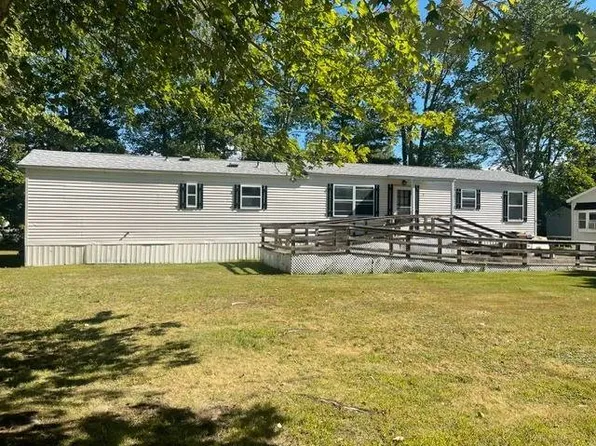 2 Willow Haven St, Saco, ME 04072