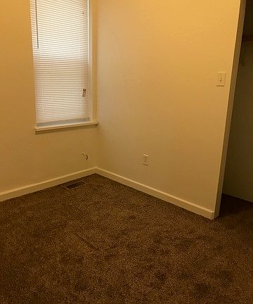 4th image of 148 E 22nd St #1