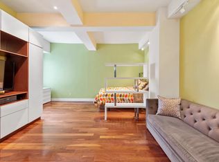 88 Greenwich St APT 827, New York, NY 10006