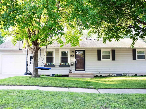 1102 Willow Ln, Iowa Falls, IA 50126