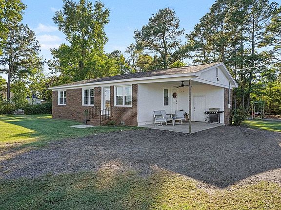 3rd image of 5050 Marigold Rd.