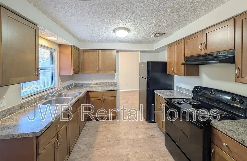 Building Photo - 10959 Steeding Horse Dr