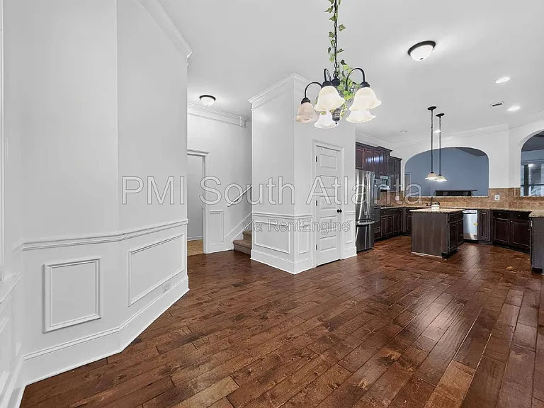 305 Legends Dr — Photo 33