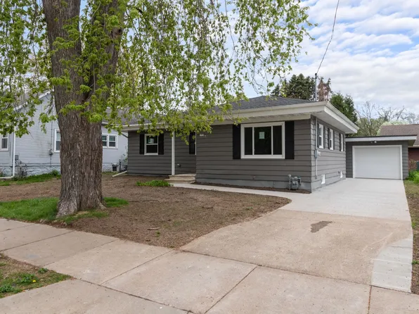 1711 Michigan St, Oshkosh, WI 54902