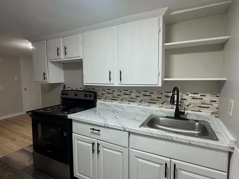 16 Jefferson St #2 — Photo 1
